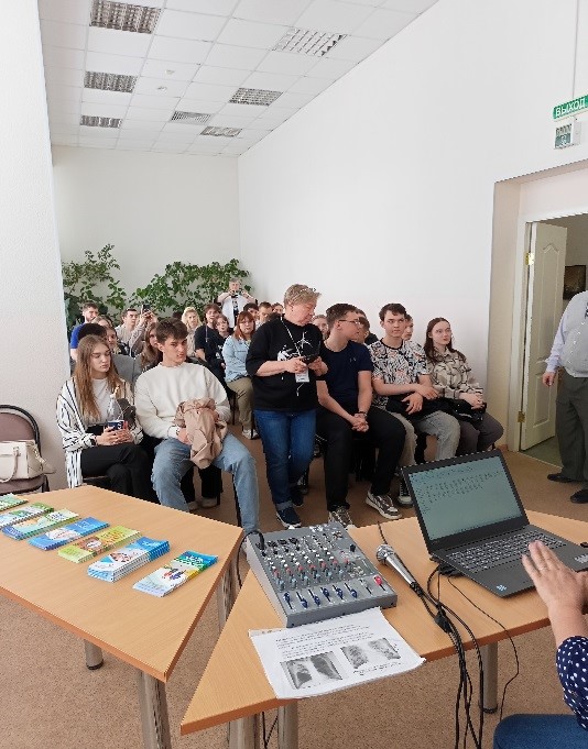Cтуденты СПО-11 направления БД посетили библиотечно-информационный центр им. П.И. Бартенева