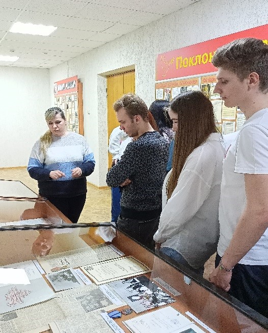 Студенты 1 курса направления «Экономика» посетили Государственный архив новейшей истории Липецкой области 