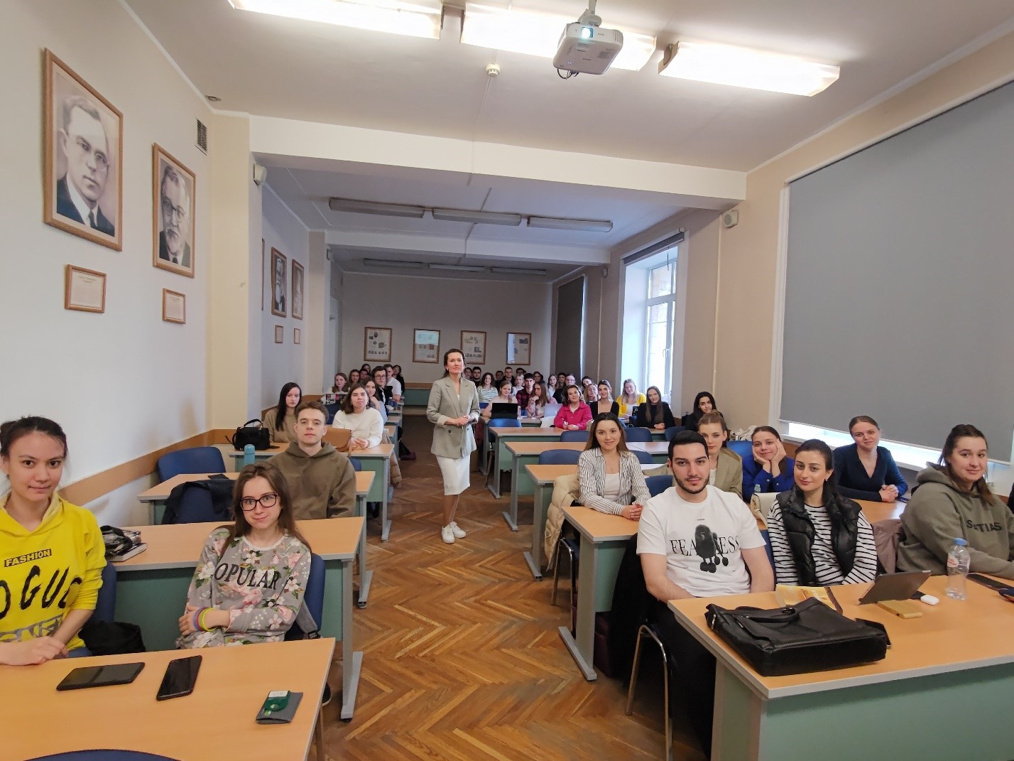 Руководитель ИТ кадрового агентства SmartyHR О.Ю. Теленова выступила перед студентами групп УПП20-1,2,3