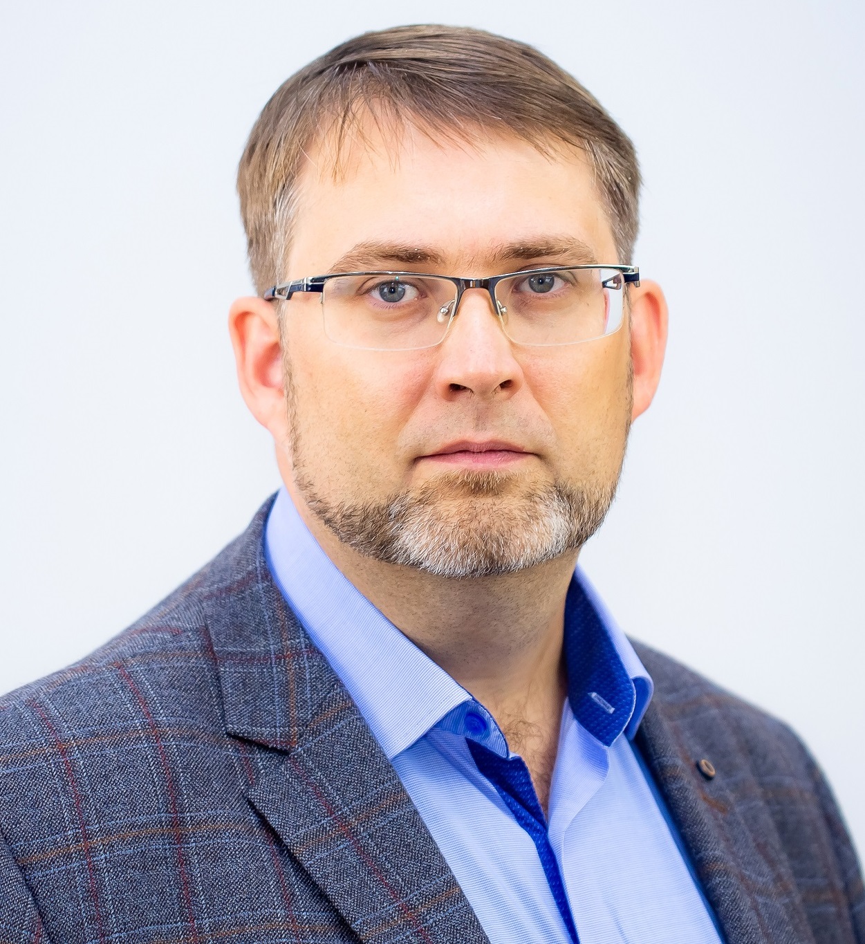 Колесникову Виктор Викторович