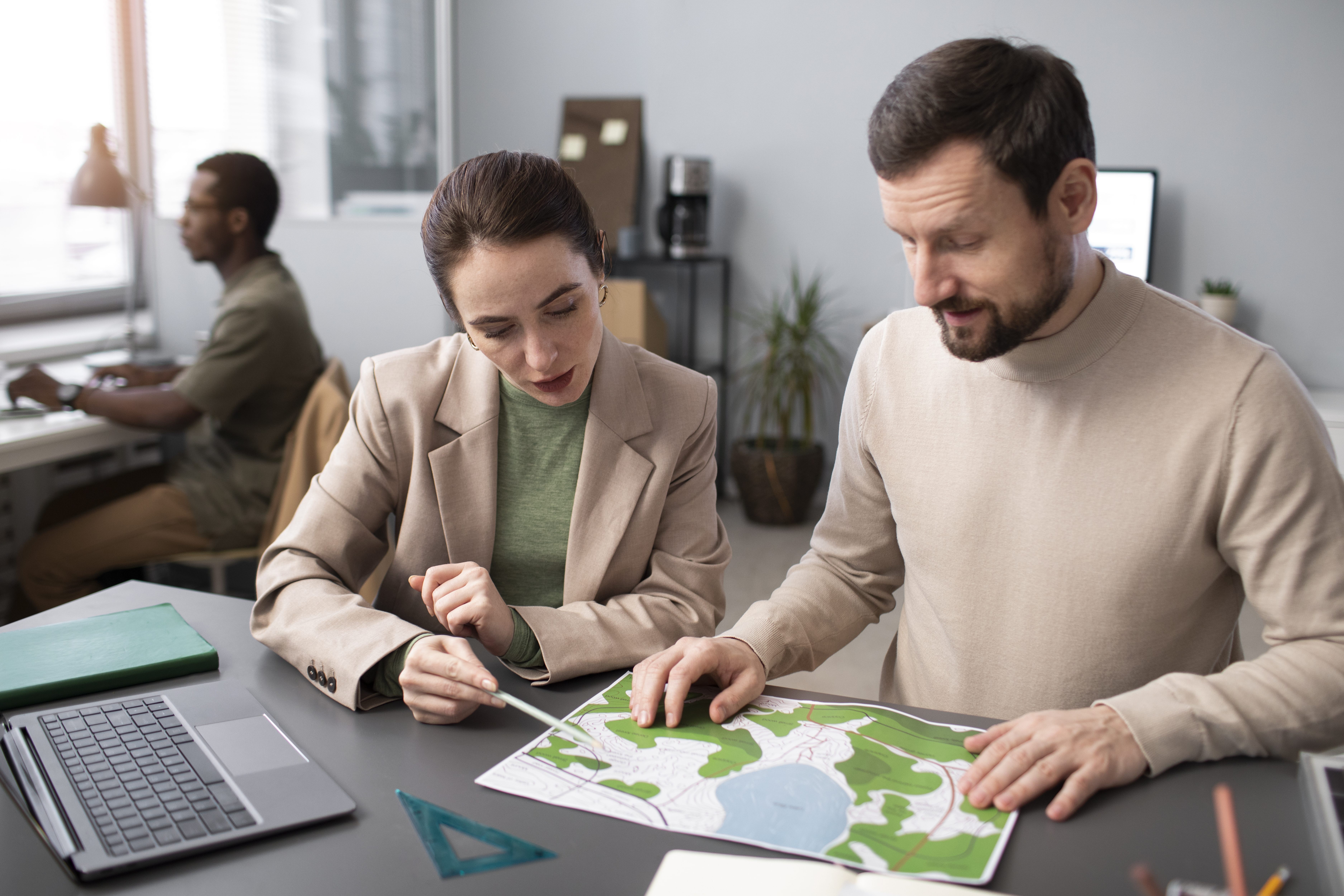 Управление земельными ресурсами и земельными отношениями