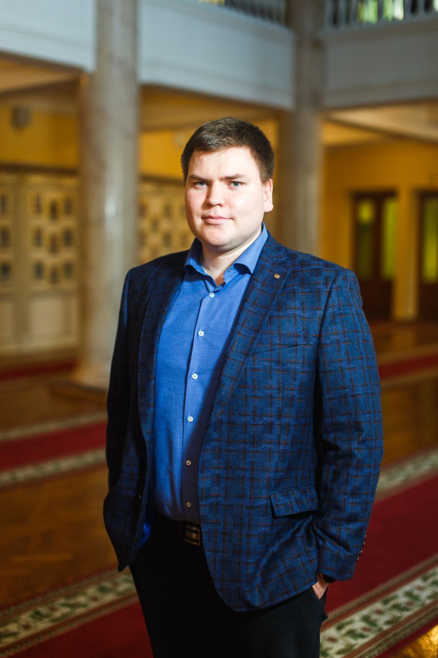 Заместитель директора