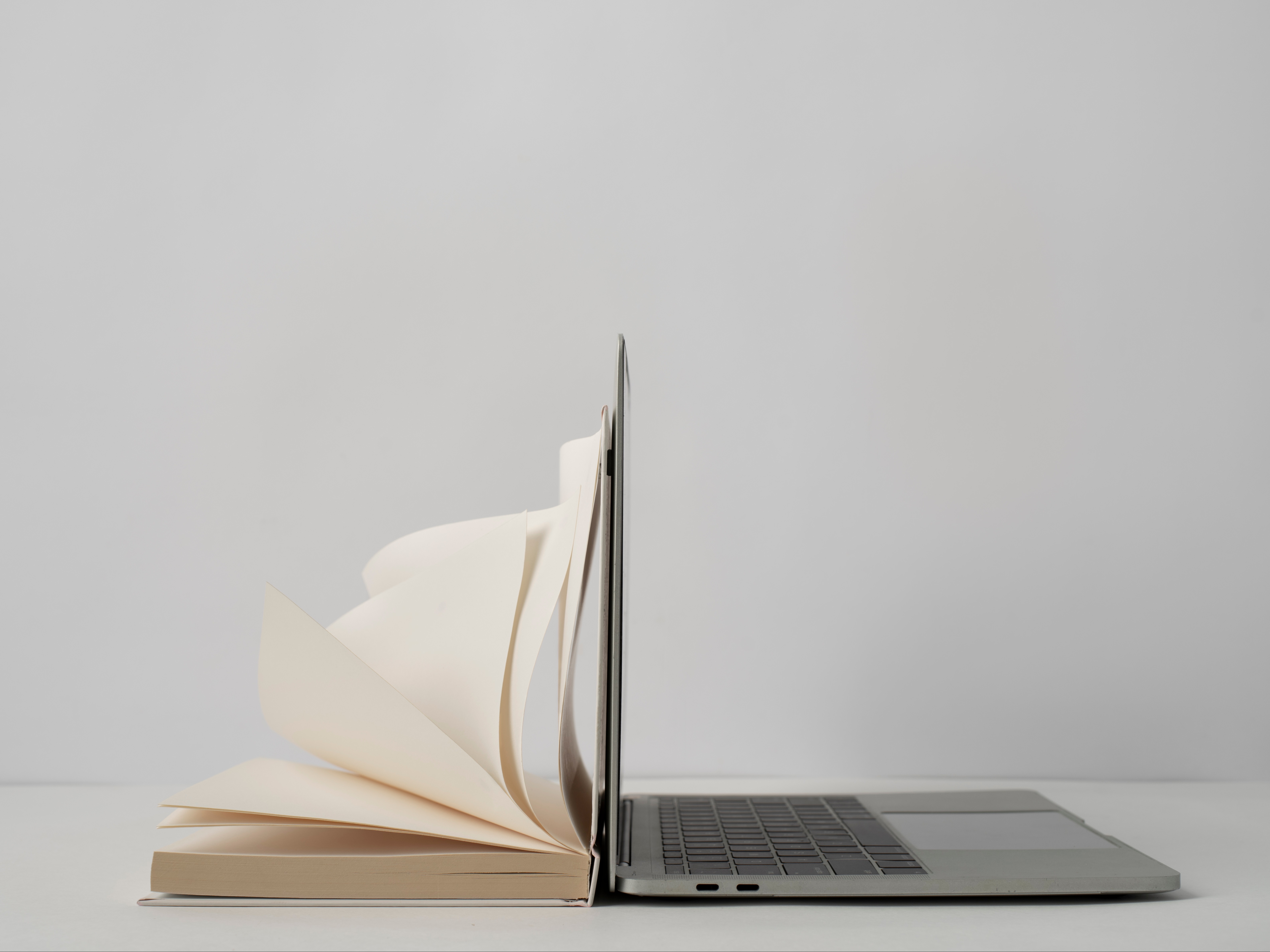 Исследование: как различаются мотивы для переобучения и любимые форматы у разных поколений