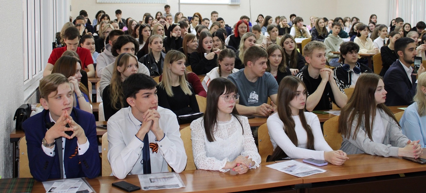 Абитуриентам