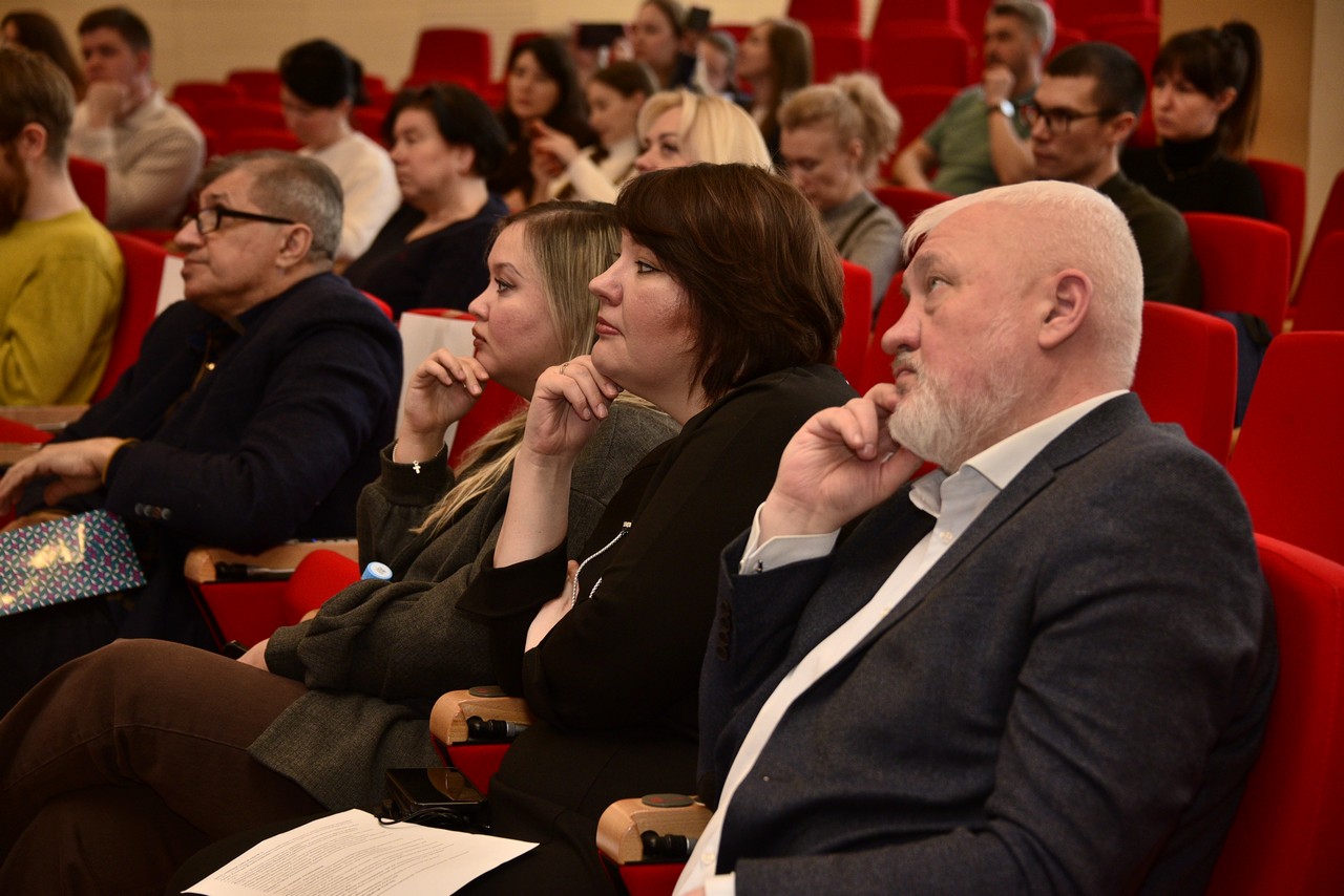 В Финансовом университете состоялась экспертная сессия «Адаптация бизнеса к миграционной реформе. Новый вектор»