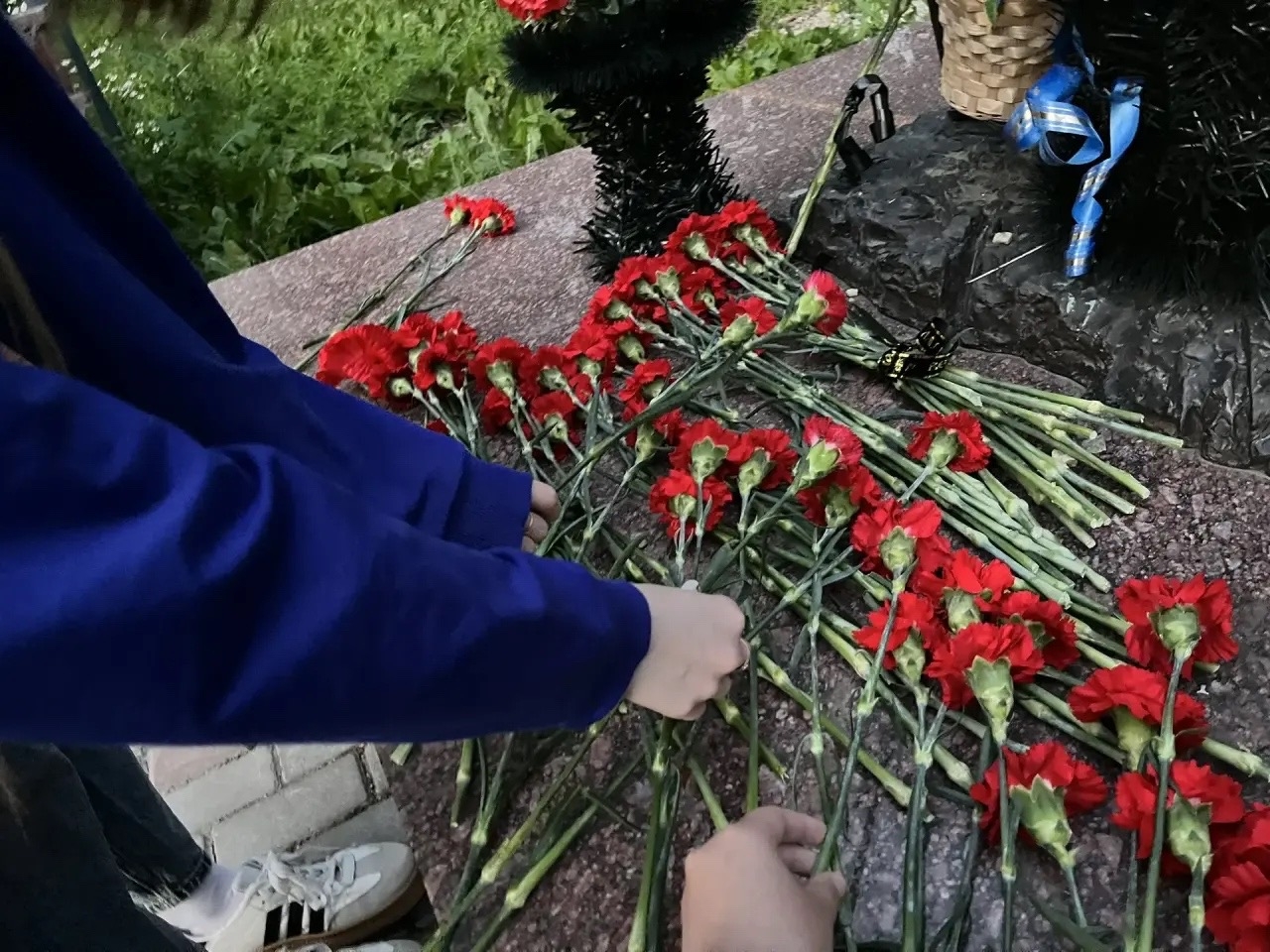 Молодогвардейцы Канаша почтили память ветеранов боевых действий