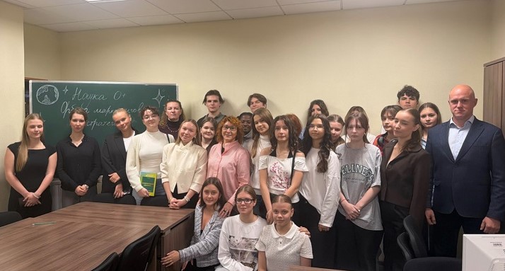 «Орбита маркетинговых стратегий». Студенты и школьники обсудили, как бренды удерживаются в поле внимания аудитории