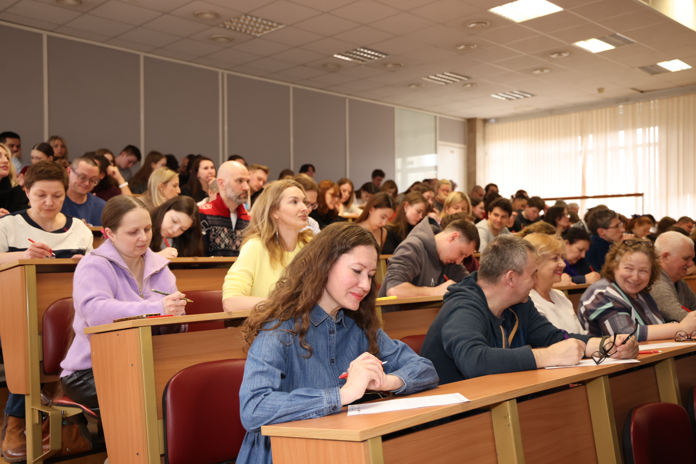 Тотальный диктант 2026 прошел на Факультете экономики и бизнеса