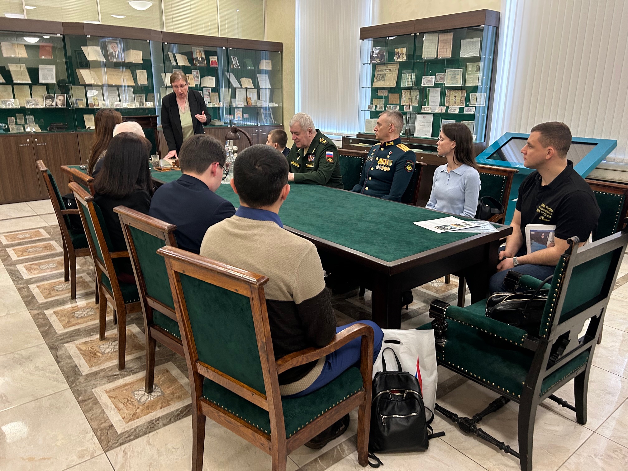 Музей Финансового университета посетили участники делегации Фонда «Защитники Отечества»