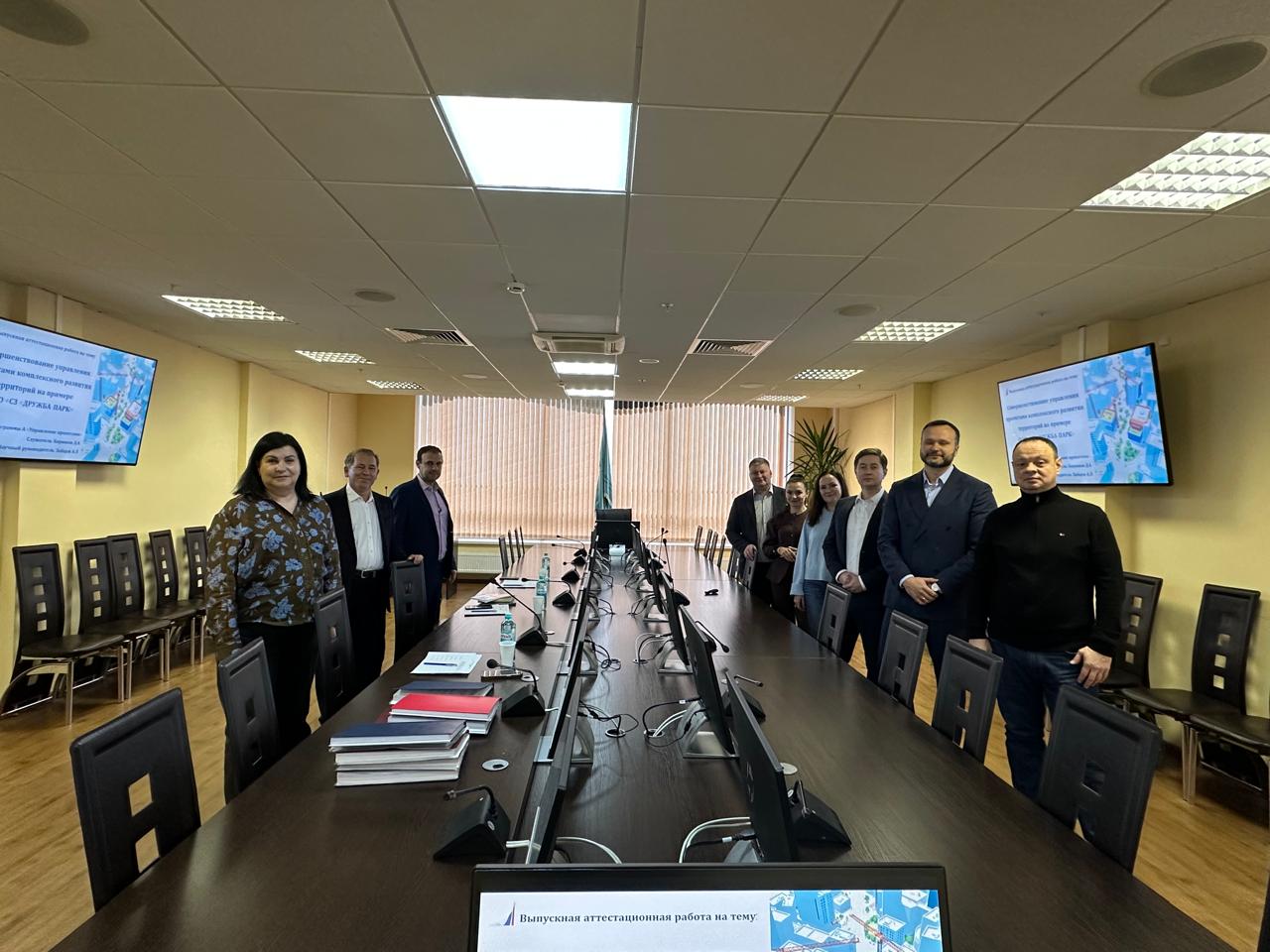 От цифровизации до импортозамещения: выпускники Президентской программы защитили амбициозные проекты развития