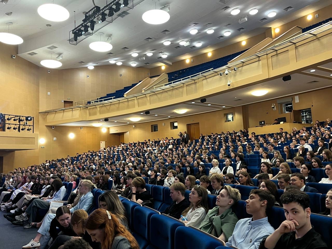 Первое сентября 2025: торжественная лекция и открытие учебного года на Факультете социальных наук и массовых коммуникаций