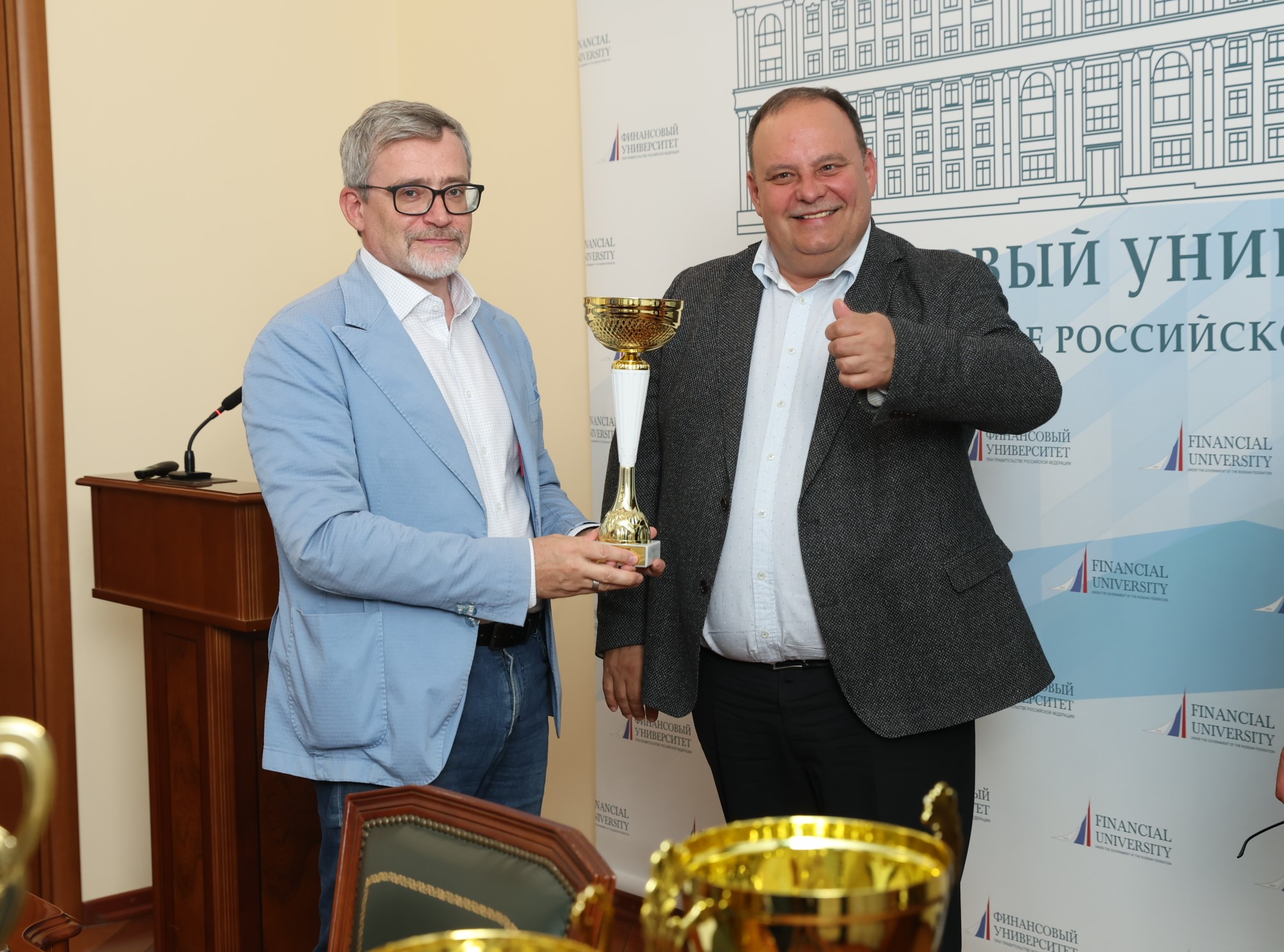 Успейте подать документы и поступить на факультет ЧЕМПИОНОВ!