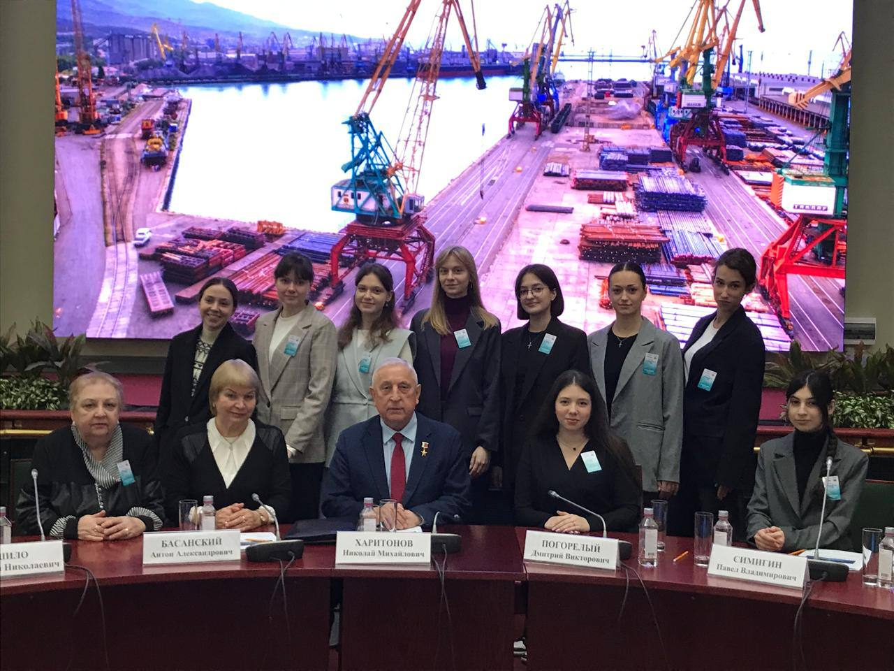 Активисты научного студенческого кружка «Территория регионального развития» приняли участие в Международном форуме и выставке «Транспорт России»