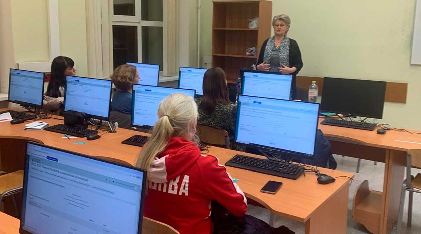 Поздравляем слушателей с успешной сдачей выпускного экзамена!