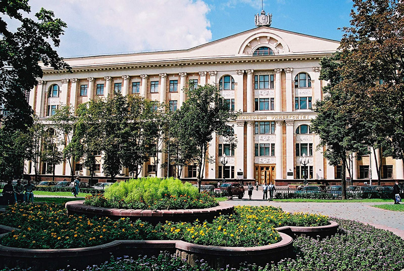 Сегодня исполняется 80 лет одному из ветеранов университета, выпускнику Валерию Николаевичу Сумарокову