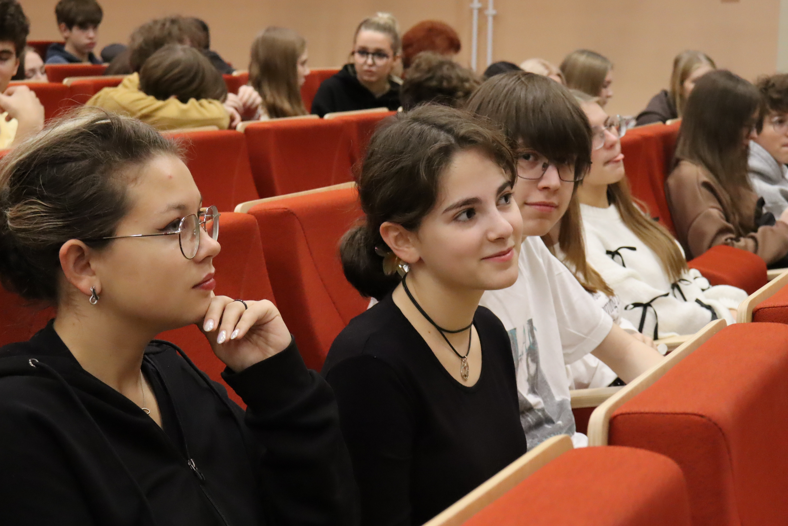 Как провести каникулы с пользой? Ответ – в Финансовом университете!