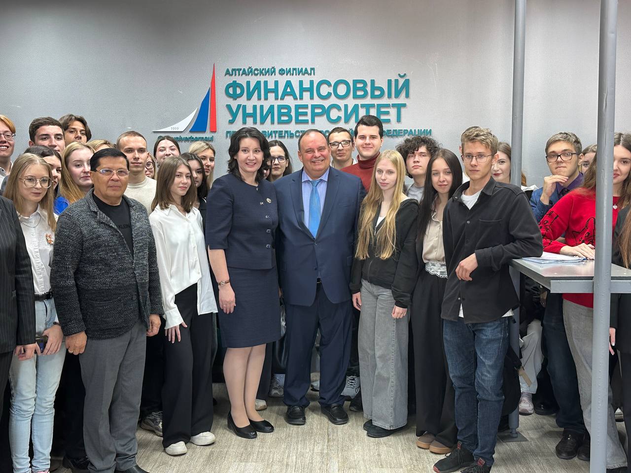 Ректор Финансового университета посетил Алтайский филиал вуза