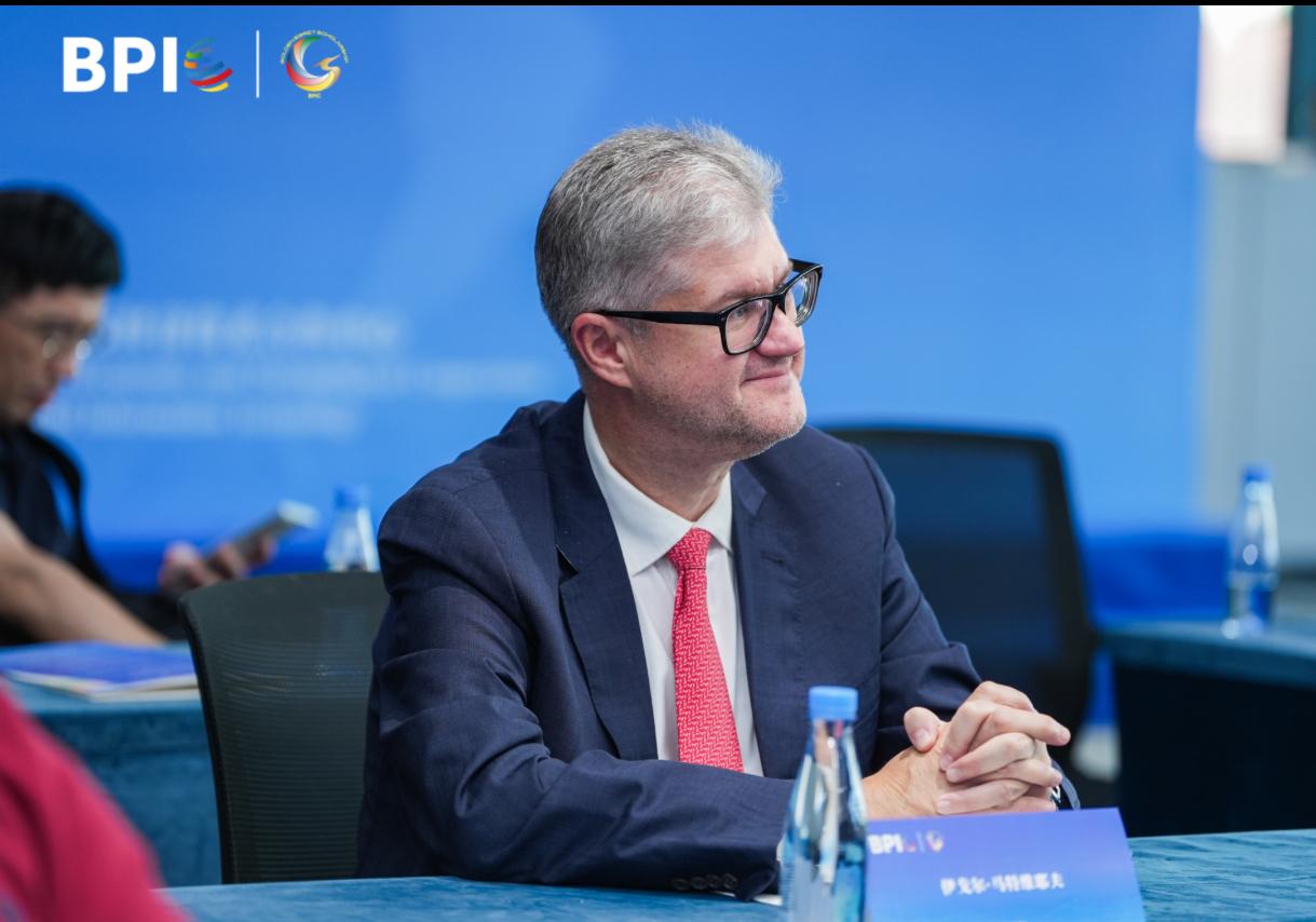 Выступление доцента Матвеева на Радио "Маяк"