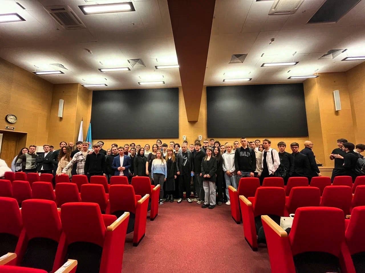 Студенты ФСНиМК приняли участие в открытии сезона Предпринимательского клуба