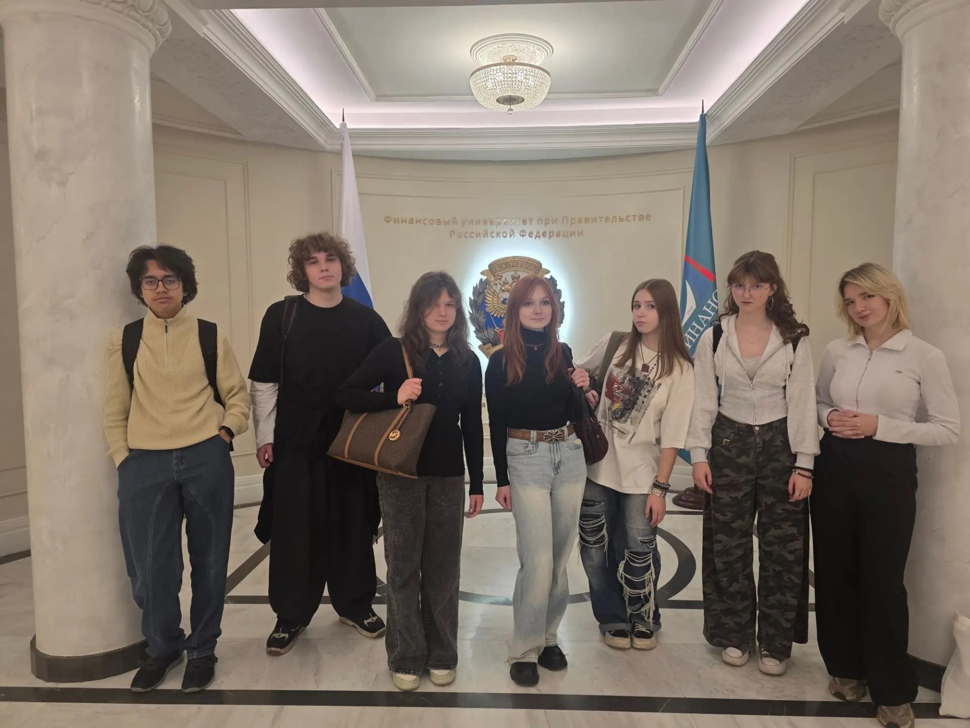 «Тайм-аут для ума: от мема к смыслу» для школьников — участников проекта «Академический класс в Московской школе». 