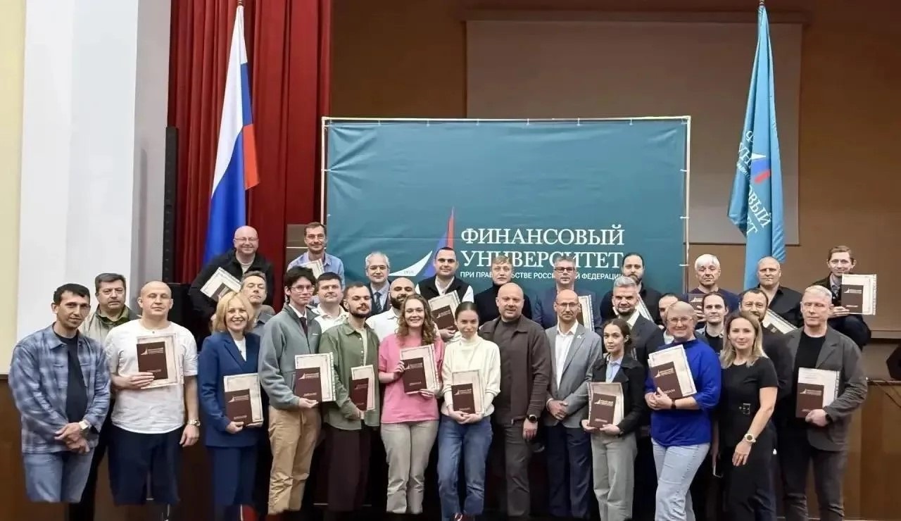 От теории к реальному проекту: 170 выпускников программы „Специалист по роботизации производств“ готовы внедрять РТК на своих предприятиях