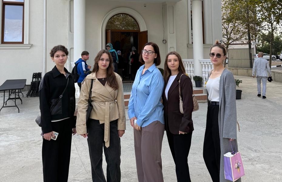 Студенты Новороссийского филиала Финуниверситета приняли участие в освящении храма Иоанна Богослова