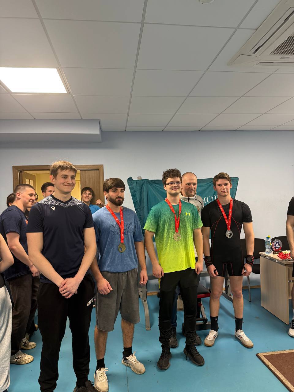 Факультет МЭО призёр на соревнованиях по жиму лёжа!