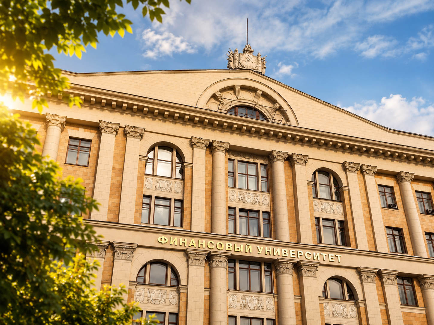 Опубликованы приказы о зачислении поступающих на места с оплатой стоимости обучения по программам бакалавриата и специалитета