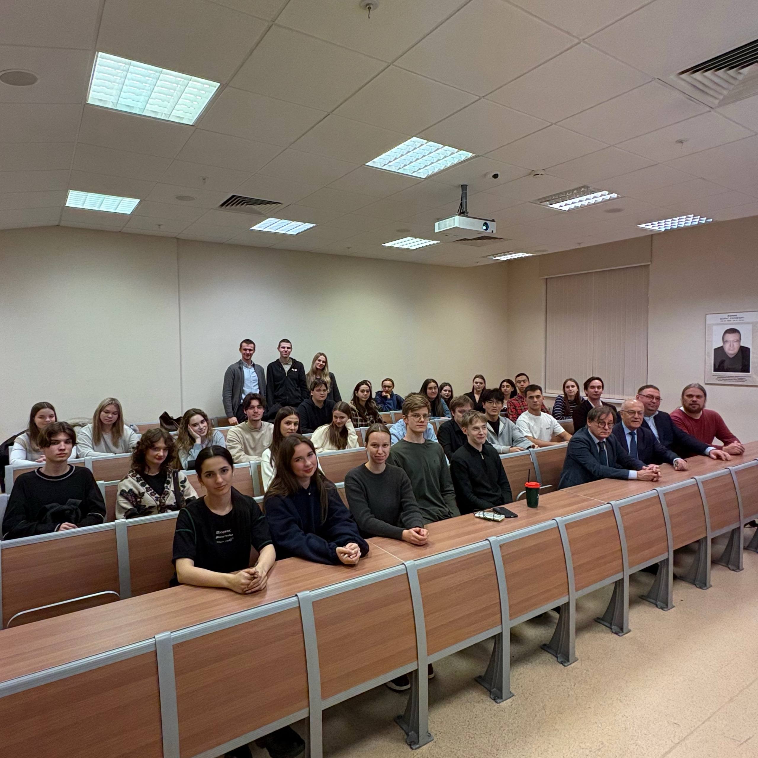 Очередное заседание Научного студенческого дискуссионного Клуба историко-экономических исследований