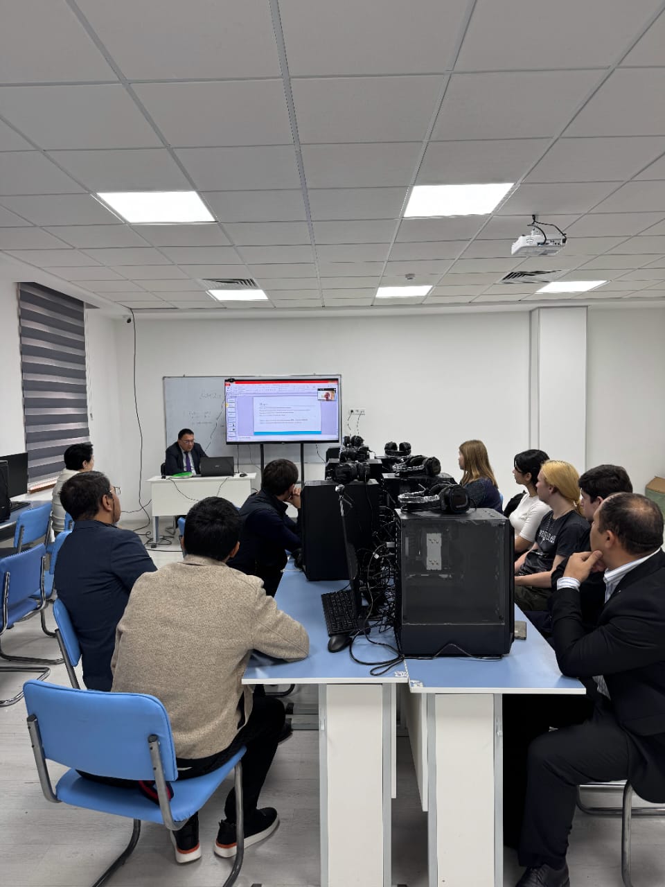 Лекция Батаевой Б.С. для студентов Образовательного университета Ренессанс (г. Ташкент, Республика Узбекистан)