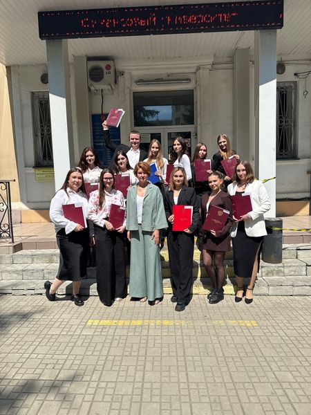 ПОЗДРАВЛЯЕМ НАШИХ ВЫПУСКНИКОВ!