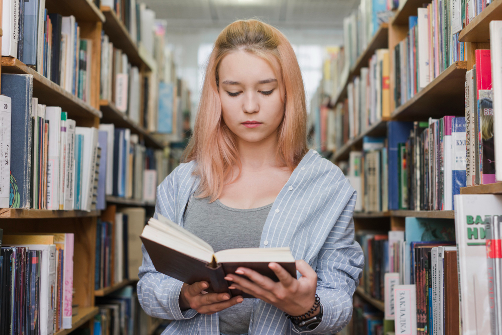 Читатель никуда не делся, изменился канал: как перестраивается книжный рынок