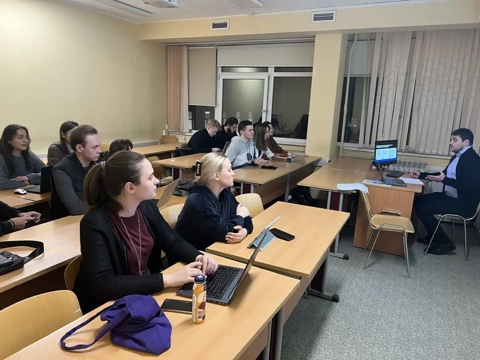 Эксперт ПАО «Элемент» раскрыл магистрам механизмы корпоративной транспарентности