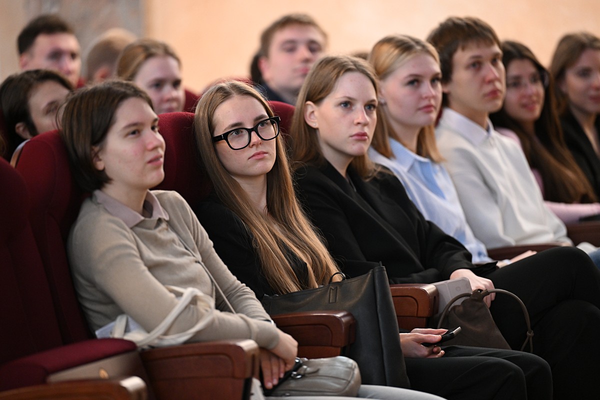 Встреча в Минфине России: выпускники Финансового факультета поделились со студентами Финансового университета секретами успеха на госслужбе 