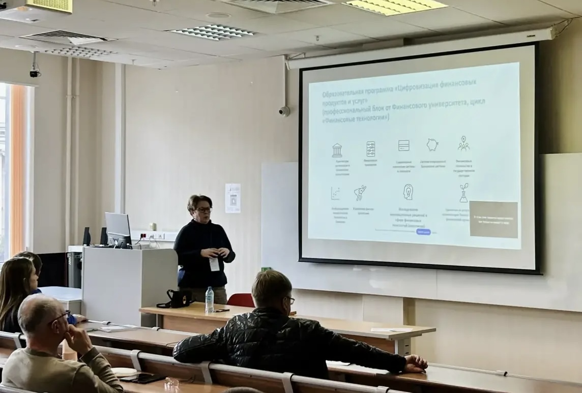 Продуктовый подход к образованию: заведующая кафедрой Н.Ф. Алтухова успешно завершила обучение по совместной программе Альфа-Банка и ИТМО