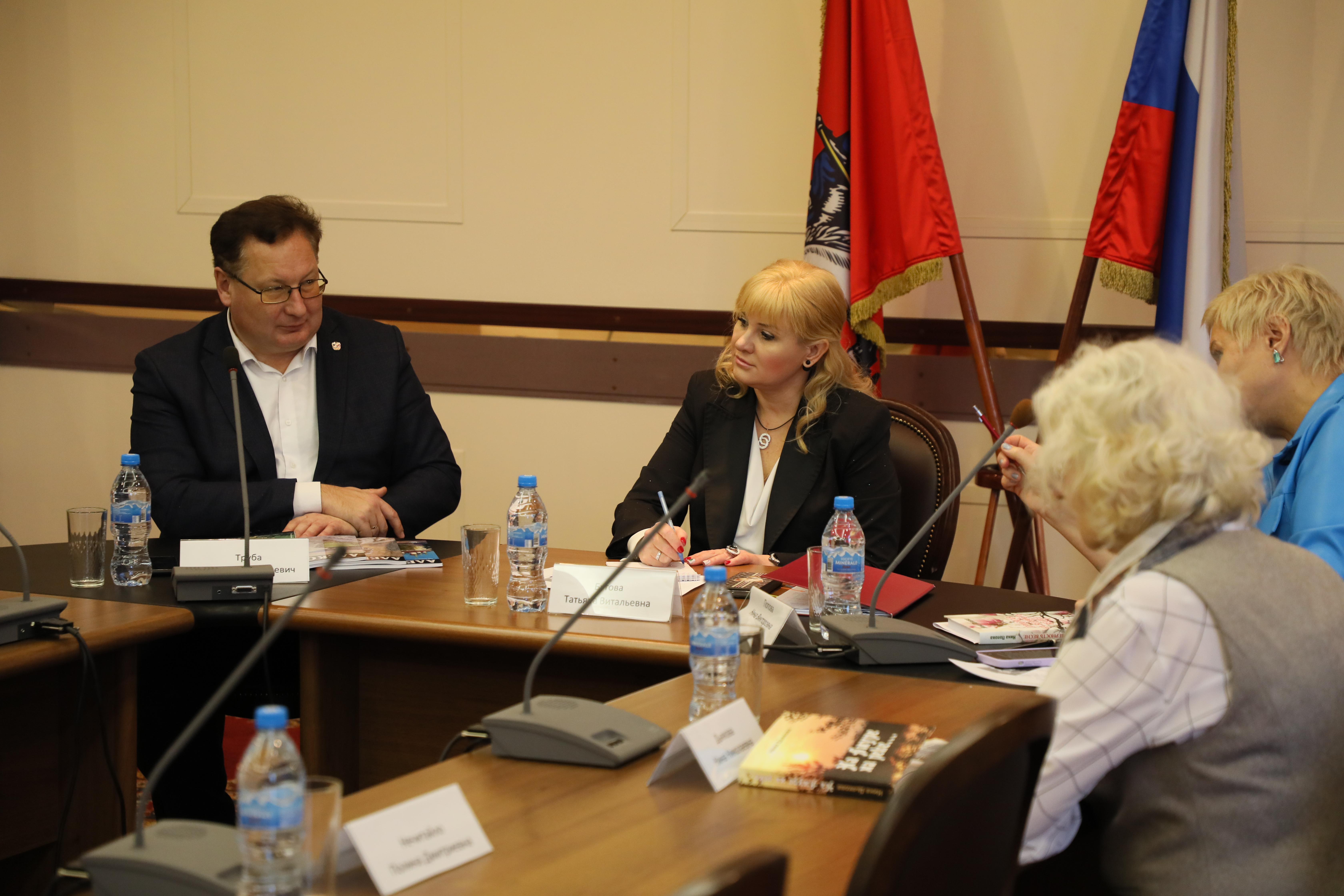 В Институте открытого образования прошла выставка-встреча авторов современной казачьей литературы