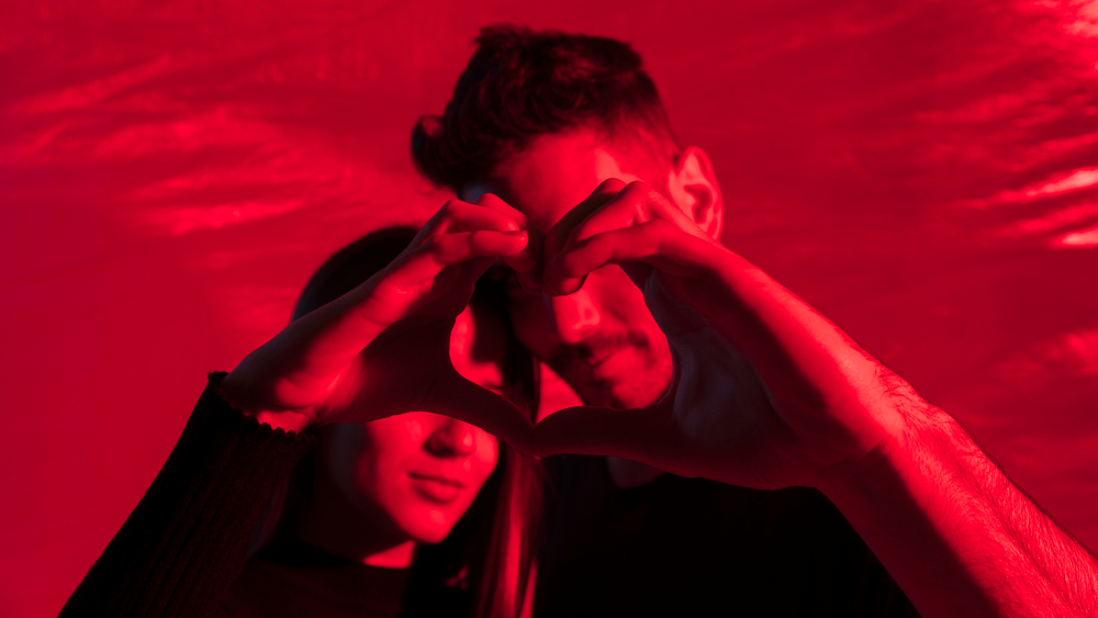 Романтические аферы и «цифровые отношения»: когда чувства превращают в инструмент обмана