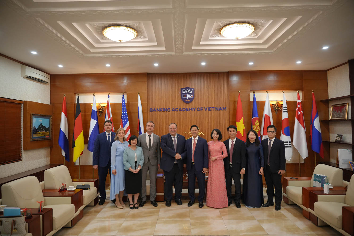 Финансовый университет развивает сотрудничество с Банковской академией Вьетнама