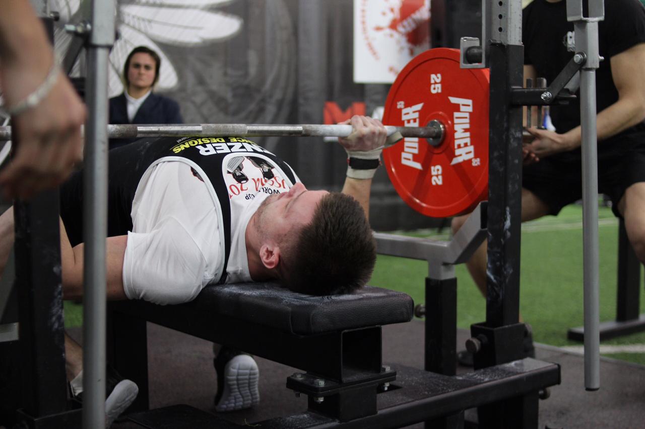 Соревнования по жиму лежа в программе X Спартакиады Финансового университета