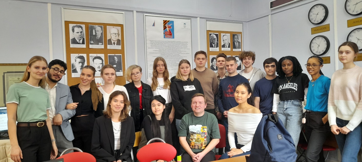 Стенд к 80-й годовщине победы в Великой отечественной войне
