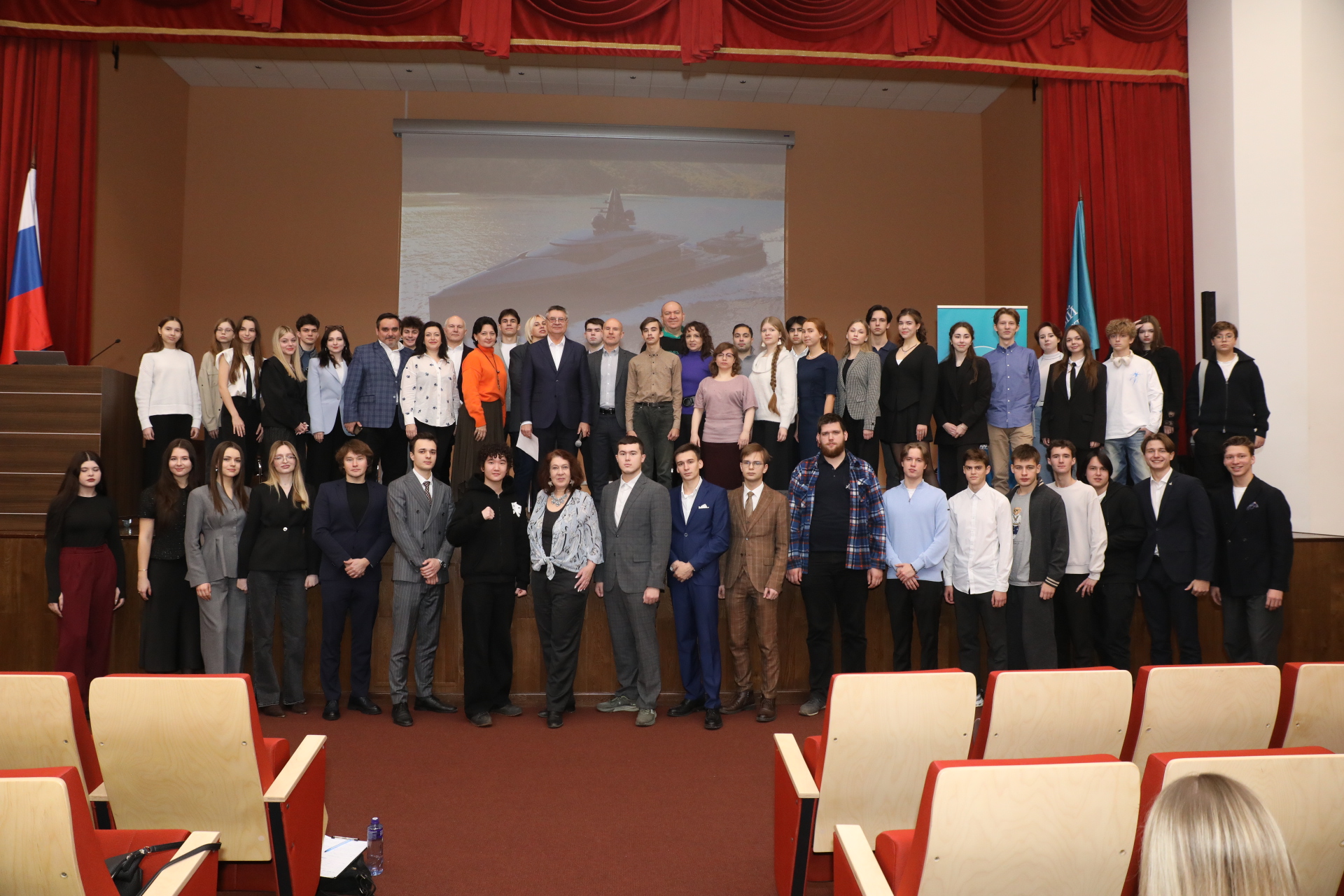 Поздравляем победителей первого Молодежного чемпионата России по деловым коммуникациям!