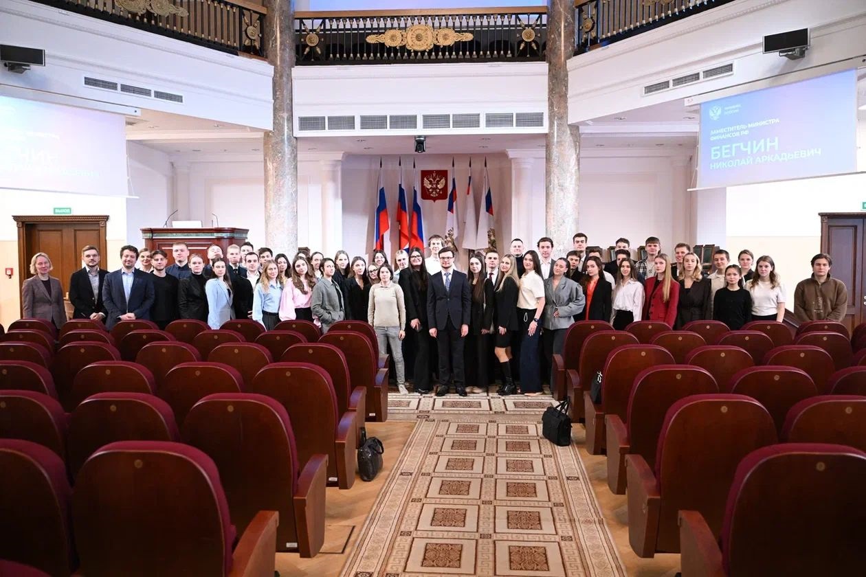 Выпускники Финфака: истории успеха