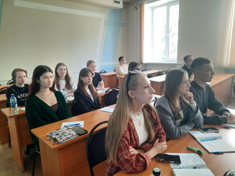 КО ДНЮ ФИНАНСИСТА — Кафедра «Экономика, финансы и управление» организовала проведение интерактивного лектория «Специфика принятия управленческих решений в государственном управлении финансовым сектором: от теории к трендам»