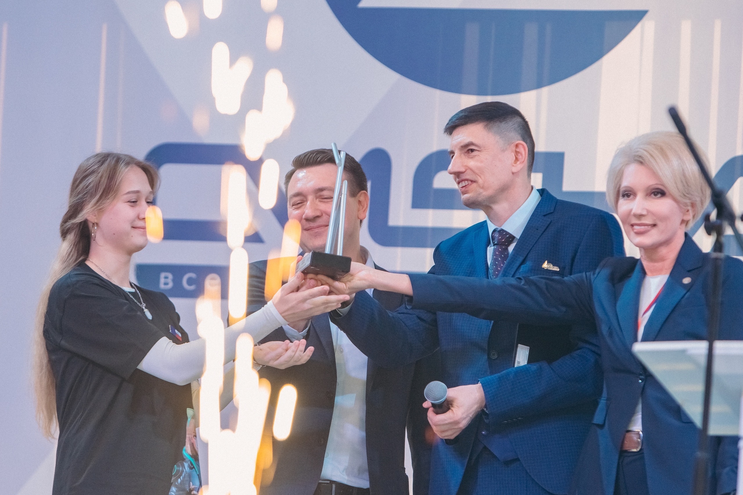 В ВДЦ «Смена» стартовали тематические смены по искусственному интеллекту и робототехнике для 500 школьников