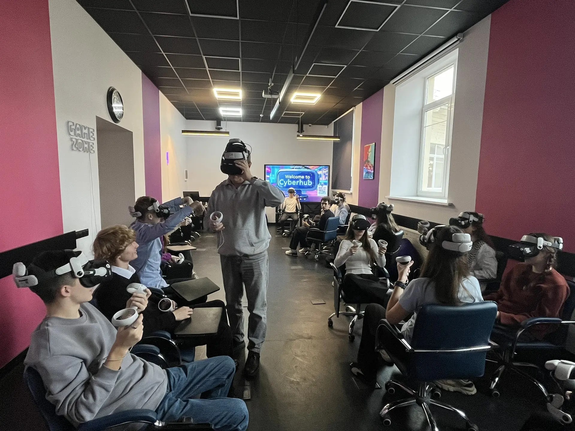 В Финансовом университете прошёл бизнес-тренинг по созданию VR-компаний "От идеи до реализации для предпринимателей"