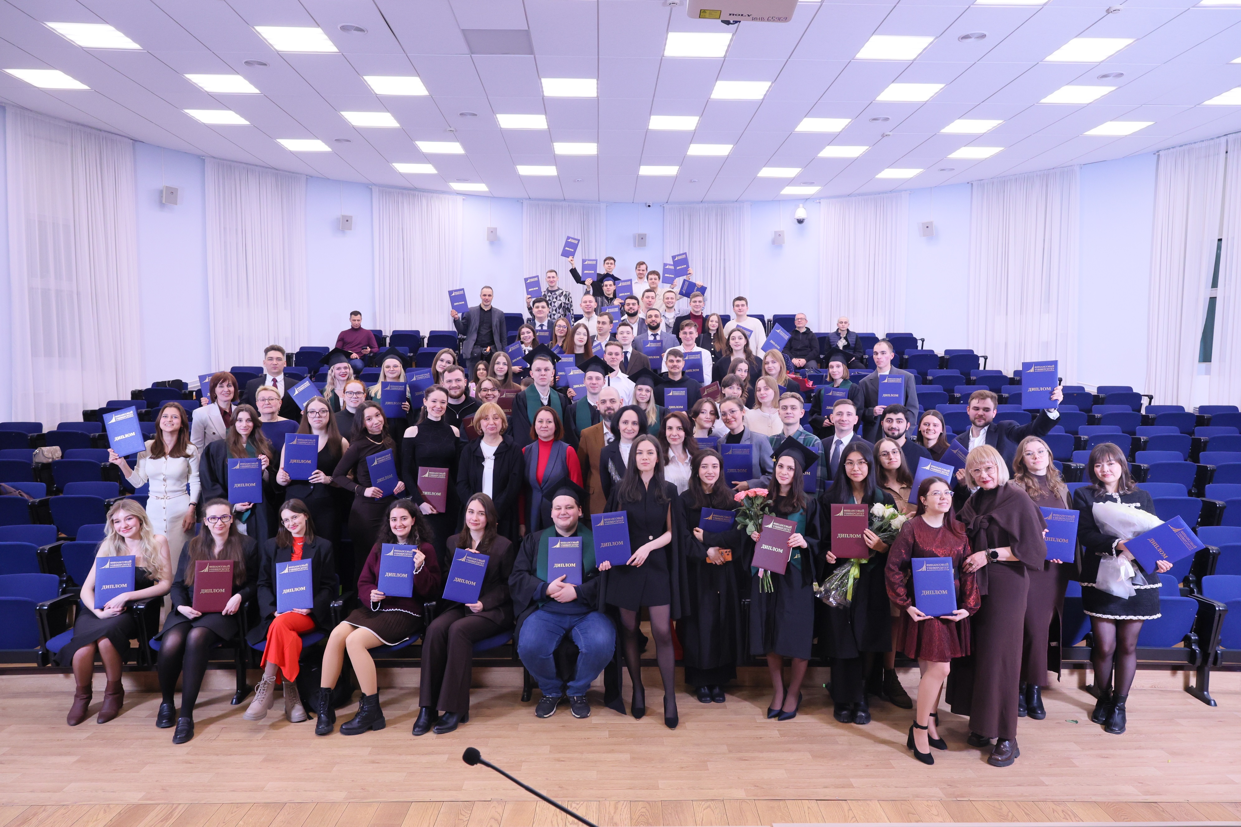 Поздравляем с окончанием бакалавриата выпускников очно-заочной формы обучения!