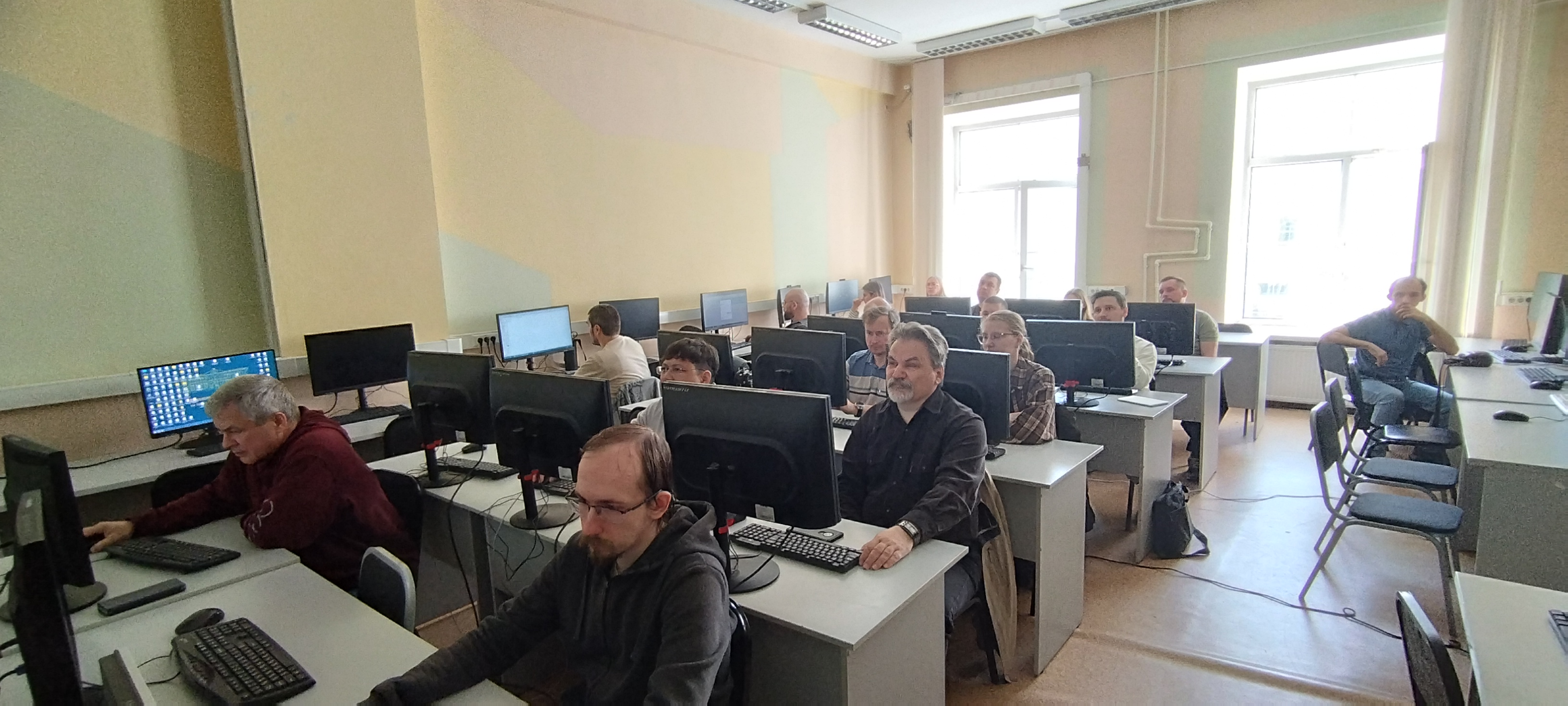 Омский филиал Финансового университета запустил обучение в рамках проекта «Активные меры содействия занятости»