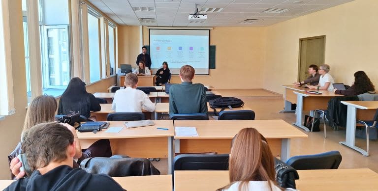 Бросаем вызов мошенничеству: дискуссия студентов Финансового университета