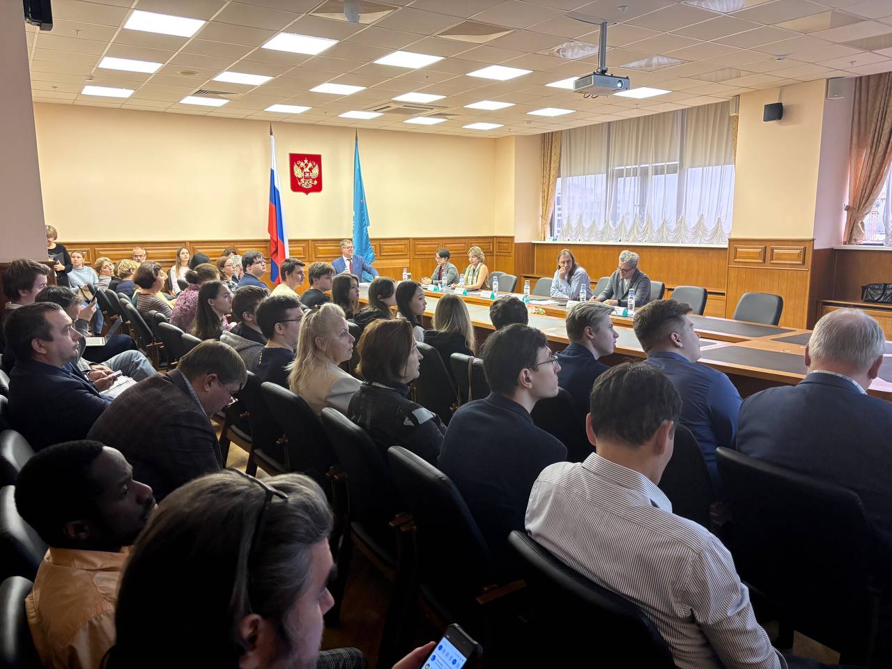 Интеллектуальные сервисы и ИИ-экономика: в Финансовом университете прошла междисциплинарная секция X Международного форума «Россия: образ будущего»