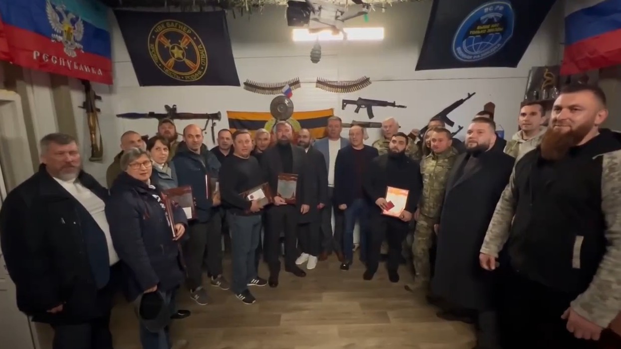 Финансовый университет поддержал гуманитарную миссию «80 посылок Победы»